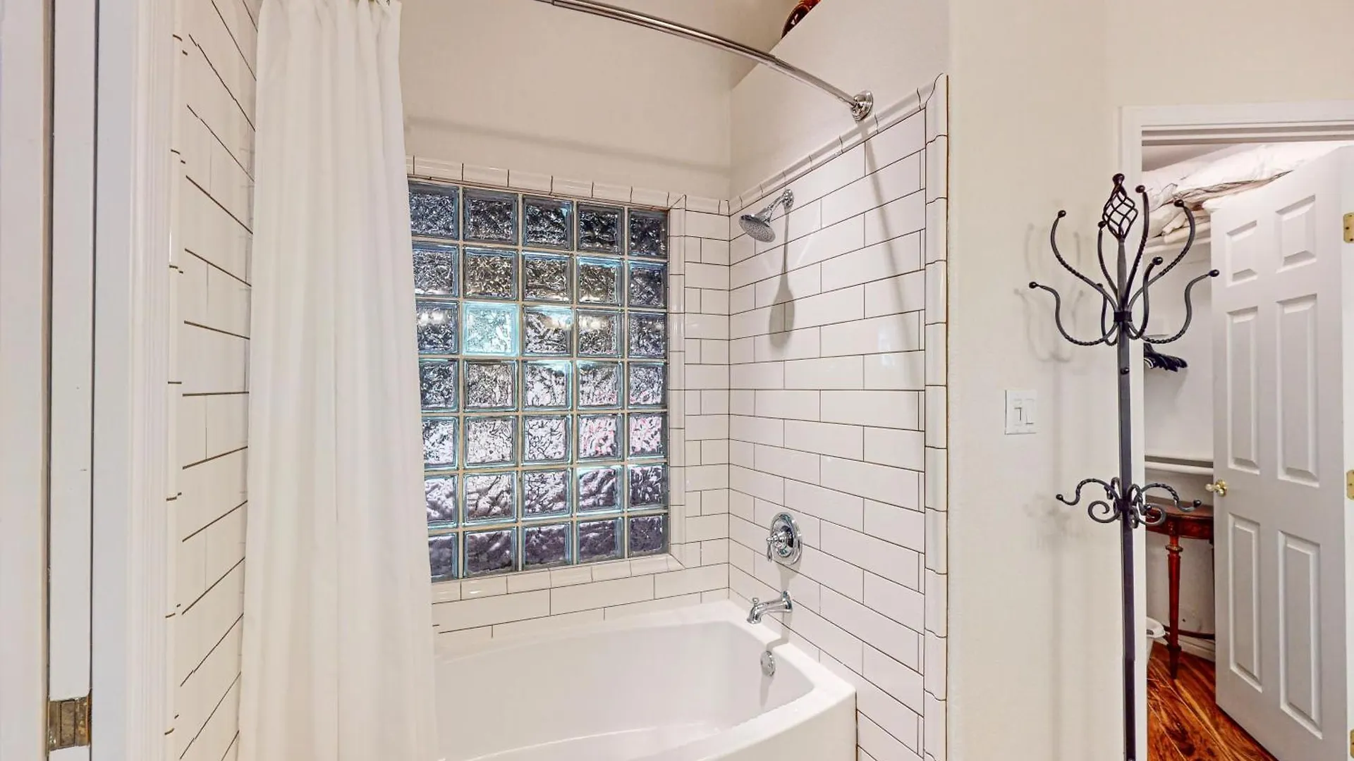 Serenity Ridge سكوتسدايل 0*,